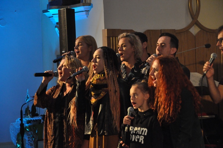 Żabno. Karolowe pieśni