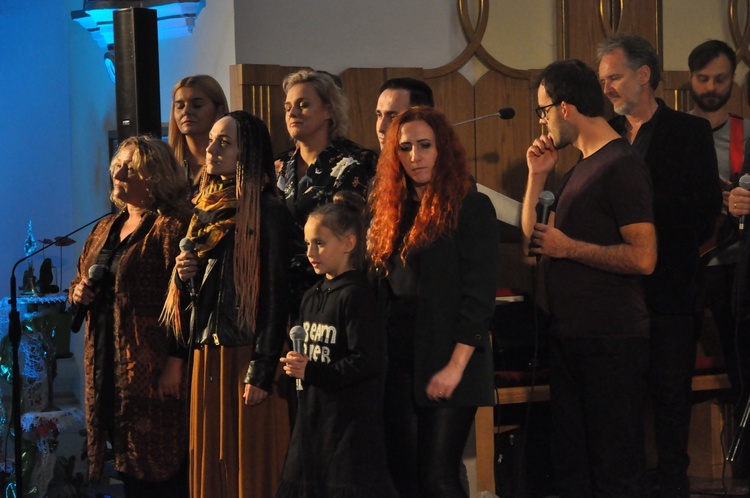 Żabno. Karolowe pieśni