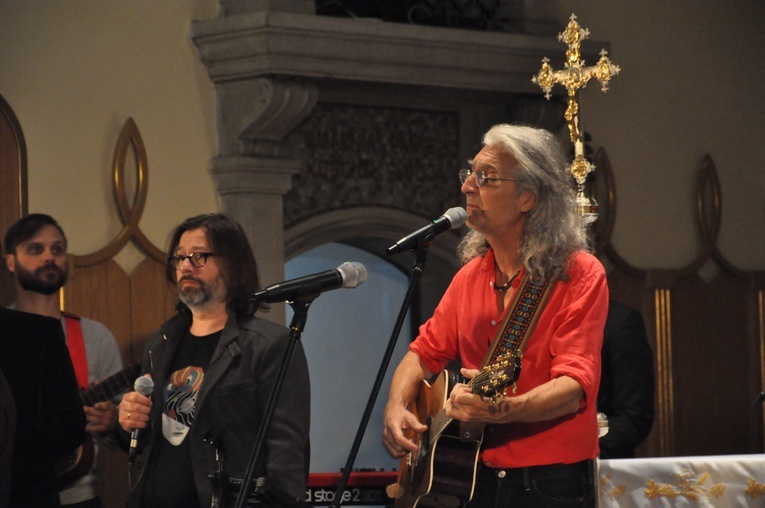 Żabno. Karolowe pieśni