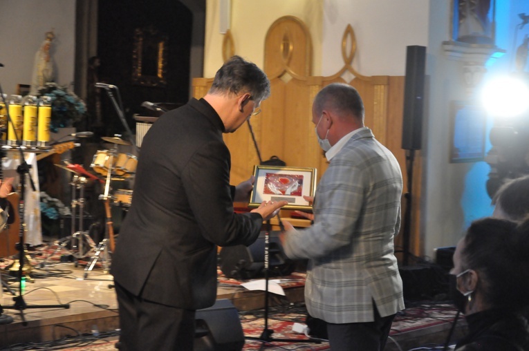 Żabno. Karolowe pieśni