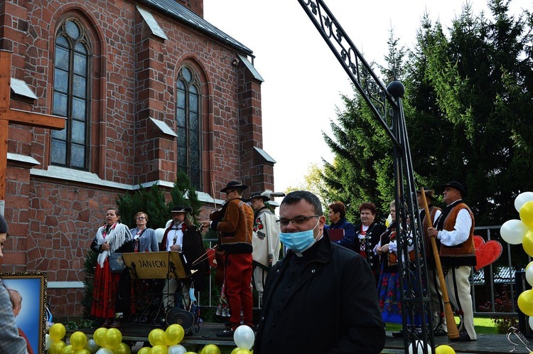 XX Dzień Papieski w Nowej Rudzie Słupcu