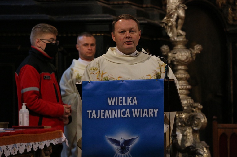 Ślubowanie w KLO w Henrykowie - rok szkolny 2020/2021
