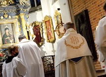 Uroczystości przewodniczył bp Andrzej Czaja.