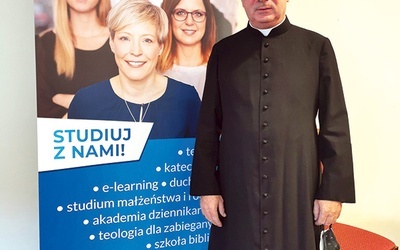 ▲	Rektorem został ks. prof. Krzysztof Pawlina.