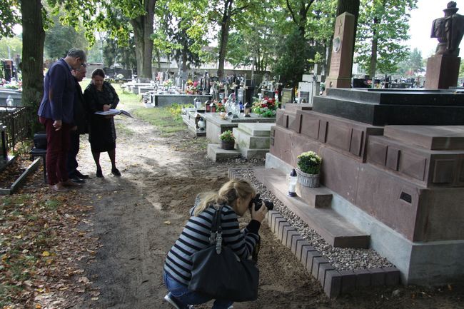 Rudnik nad Sanem. Odrestaurowali grób rodziny Reischerów 