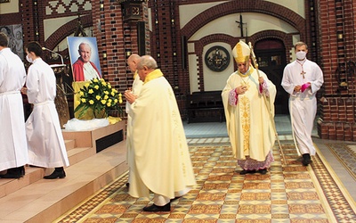 Modlitwie w katedrze przewodniczył ordynariusz gliwicki.