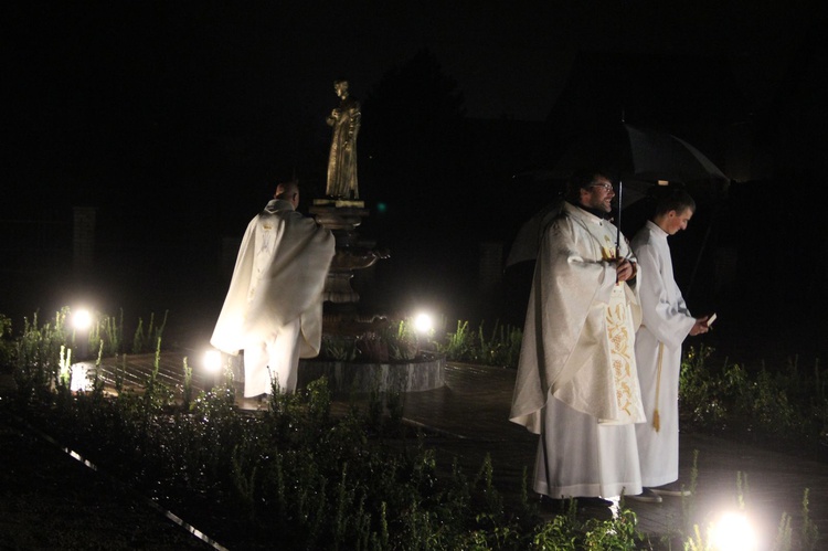 Październikowe nabożeństwo fatimskie w Łąkcie