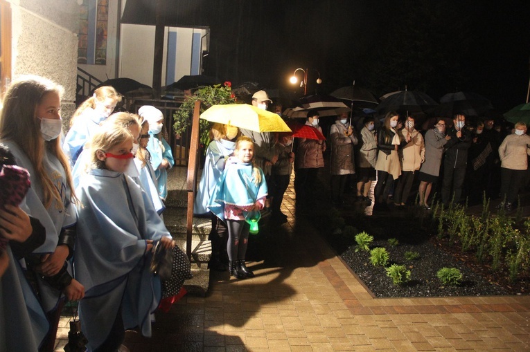 Październikowe nabożeństwo fatimskie w Łąkcie