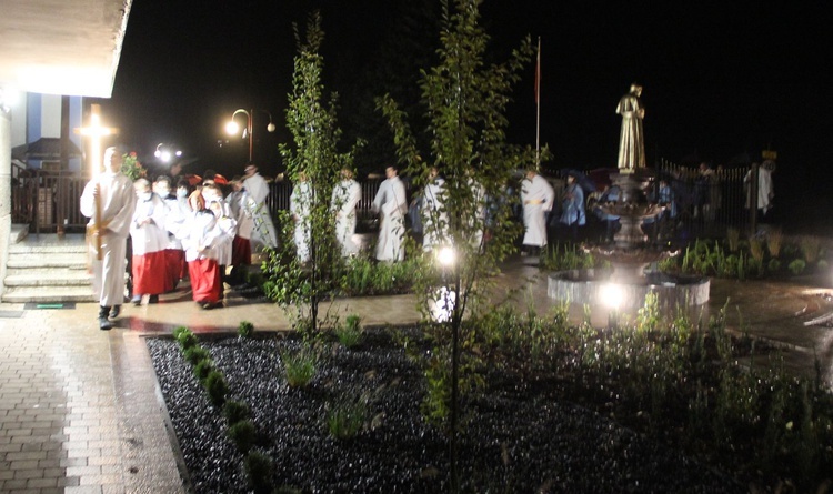 Październikowe nabożeństwo fatimskie w Łąkcie