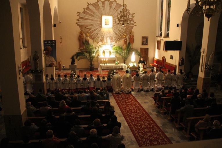 Październikowe nabożeństwo fatimskie w Łąkcie