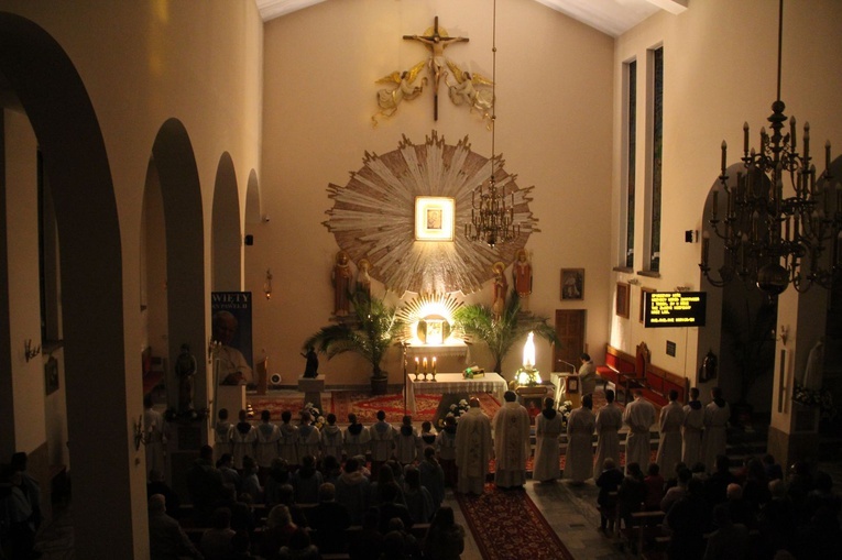 Październikowe nabożeństwo fatimskie w Łąkcie