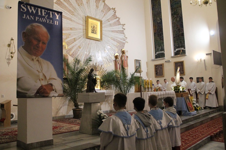 Październikowe nabożeństwo fatimskie w Łąkcie