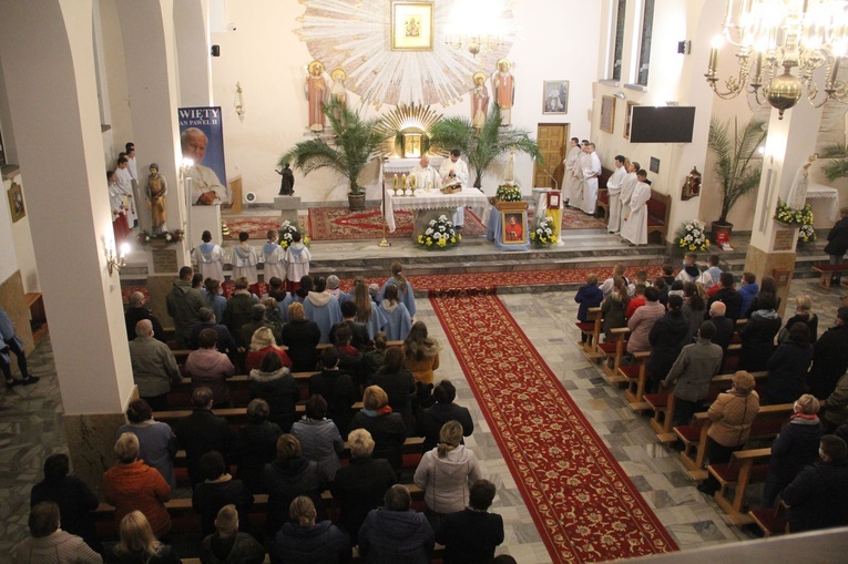 Październikowe nabożeństwo fatimskie w Łąkcie