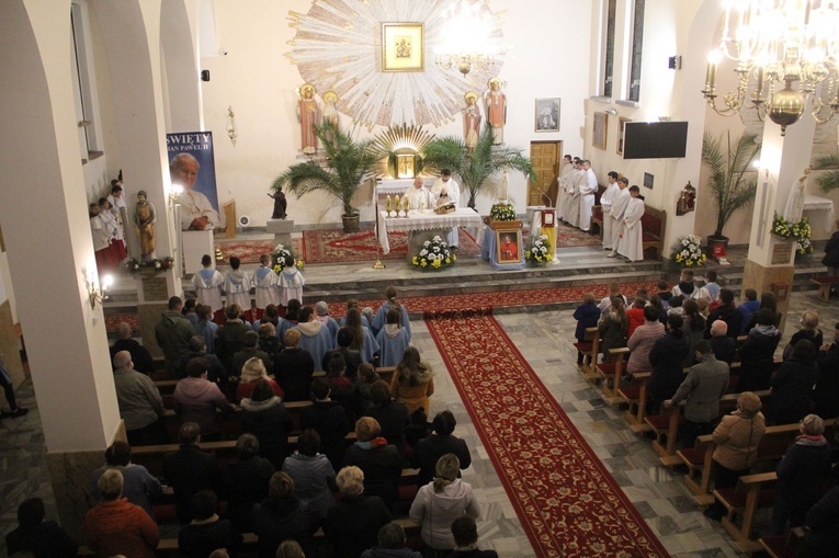 Październikowe nabożeństwo fatimskie w Łąkcie