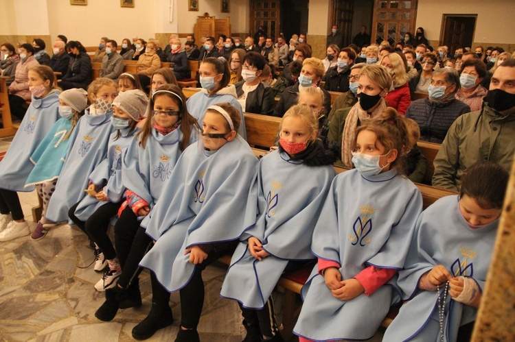 Październikowe nabożeństwo fatimskie w Łąkcie