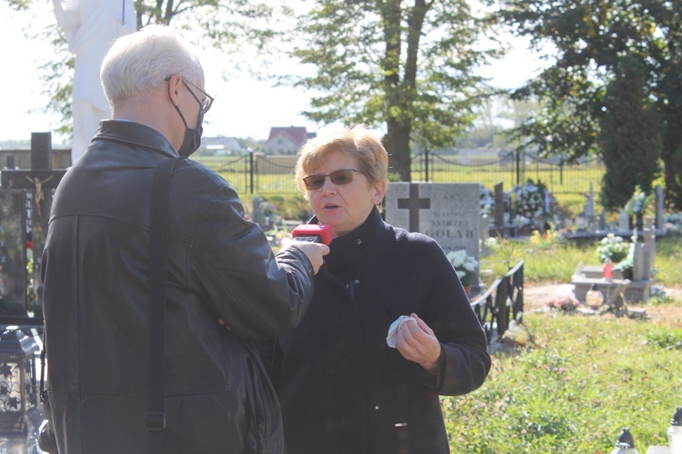 Oznaczenie IPN-u i zegarek ks. Łańcuckiego