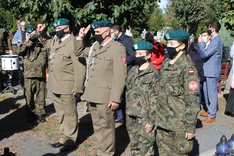 Oznaczenie IPN-u i zegarek ks. Łańcuckiego