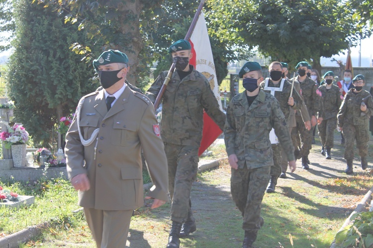 Oznaczenie IPN-u i zegarek ks. Łańcuckiego