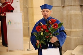 Bp Jan Kopiec doktorem honoris causa UPJPII w Krakowie