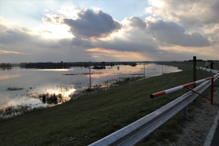 Zbiornik Racibórz Dolny po zalaniu wodą