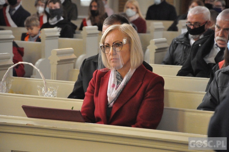 Nadanie imienia św. Jana Pawła II szkole podstawowej w Trzebiczu