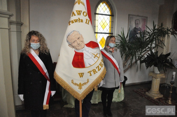 Nadanie imienia św. Jana Pawła II szkole podstawowej w Trzebiczu