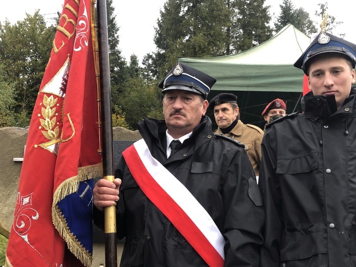 Poświęcenie pomnika por. Stanisława Kopika "Zemsty" na Zapolance w Złatnej