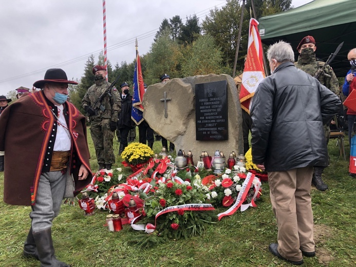 Poświęcenie pomnika por. Stanisława Kopika "Zemsty" na Zapolance w Złatnej