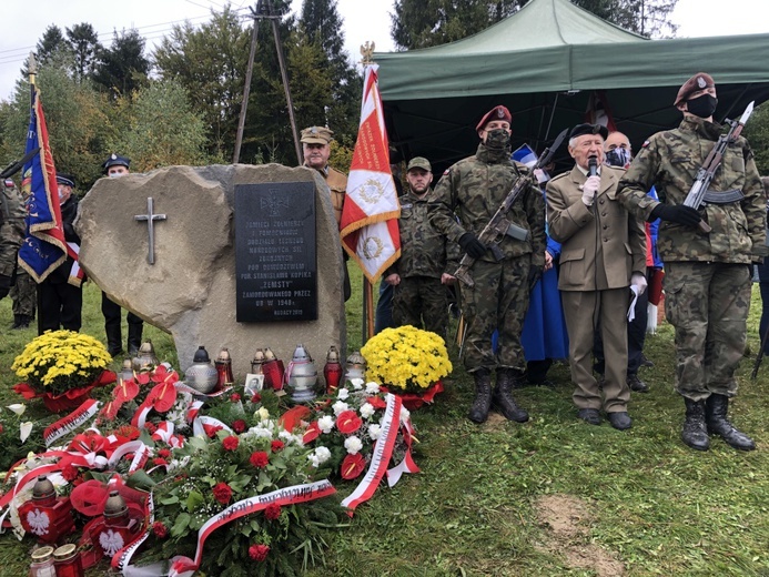 Poświęcenie pomnika por. Stanisława Kopika "Zemsty" na Zapolance w Złatnej