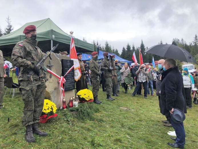 Poświęcenie pomnika por. Stanisława Kopika "Zemsty" na Zapolance w Złatnej