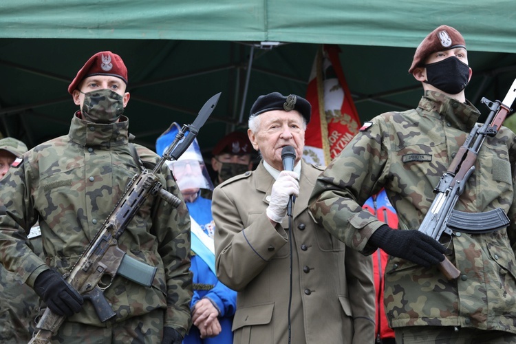 Poświęcenie pomnika por. Stanisława Kopika "Zemsty" na Zapolance w Złatnej