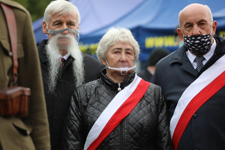 Poświęcenie pomnika por. Stanisława Kopika "Zemsty" na Zapolance w Złatnej