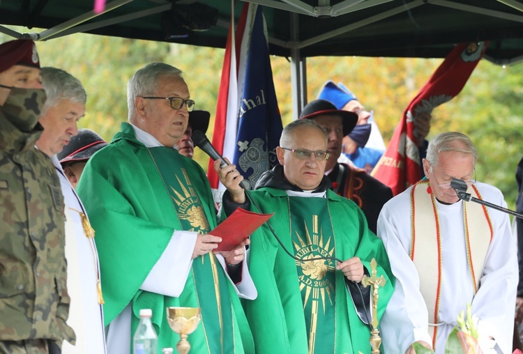 Poświęcenie pomnika por. Stanisława Kopika "Zemsty" na Zapolance w Złatnej