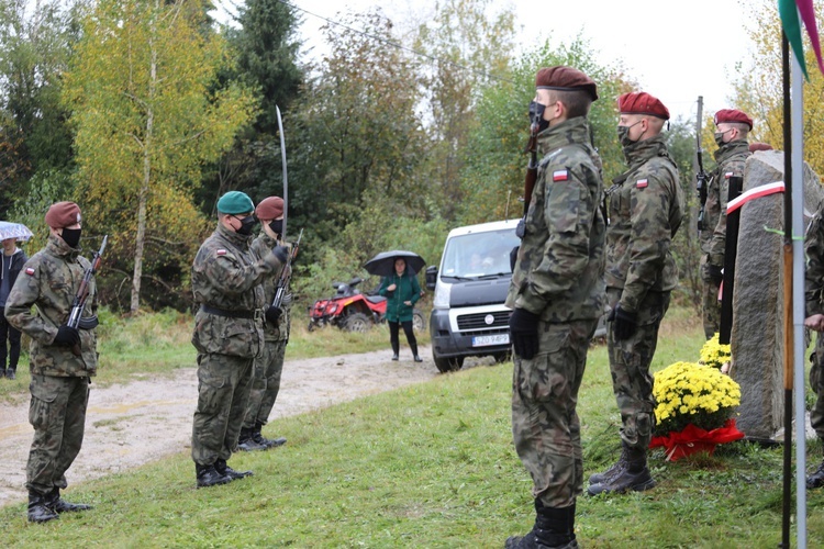 Poświęcenie pomnika por. Stanisława Kopika "Zemsty" na Zapolance w Złatnej