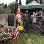 Obelisk upamiętniający walcznego por. Stanisława Kopika i jego żołnierzy stanął na Zapolance.