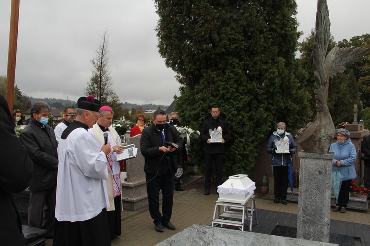 Tuchów. Pierwszy pochówek dzieci, które zmarły przed urodzeniem