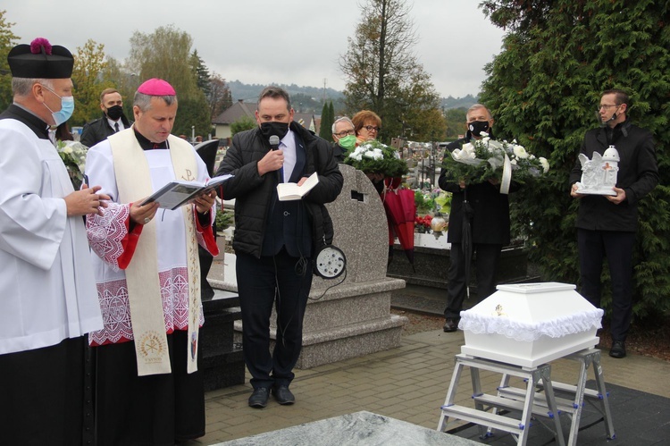 Tuchów. Pierwszy pochówek dzieci, które zmarły przed urodzeniem