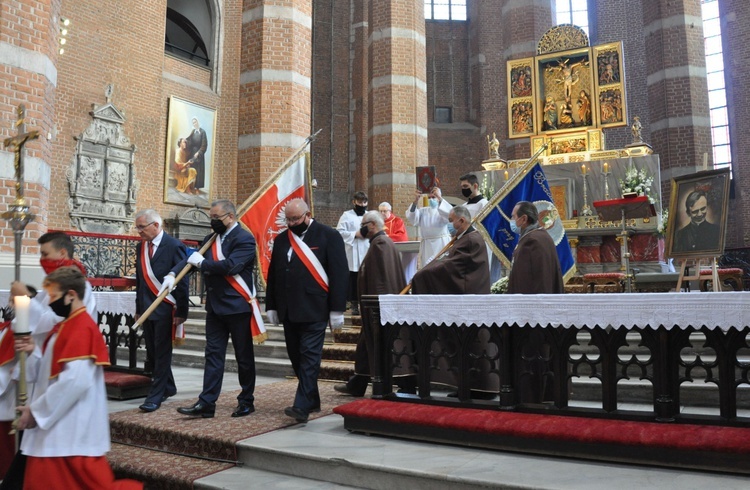 Obraz ks. J. Popiełuszki w nyskiej bazylice