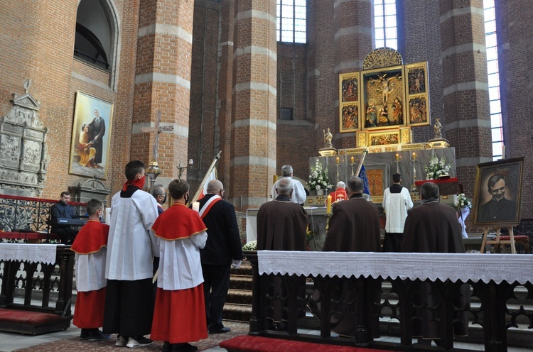 Obraz ks. J. Popiełuszki w nyskiej bazylice