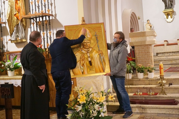 Ikona i relikwie św. Jana Pawła II u jezuitów w Bytomiu