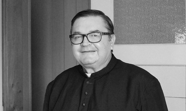 Śp. ks. proboszcz Edward Kobiesa.