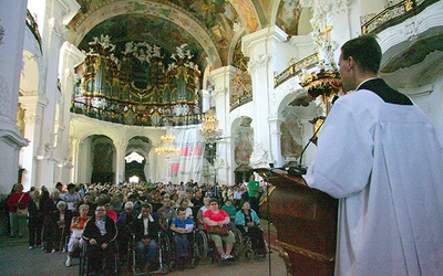 Krzeszowska bazylika mniejsza do czasu decyzji pruskich władz była kościołem zakonnym. 