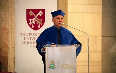 – To dla mnie  nie tylko nagroda,  ale przynaglenie  do podejmowania wysiłku przybliżania się do prawdy – mówił biskup gliwicki.