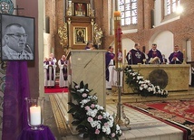 Msza św. pogrzebowa w intencji śp. o. Szypulskiego.