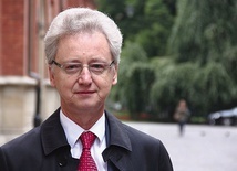 Profesor wszelkie zmiany zamierza wprowadzać bez pośpiechu.