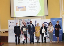 ▲	Drugi z lewej Paweł Pyra z RCEZ w Nisku.