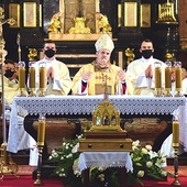▲	Mszy św. przewodniczył ordynariusz sandomierski. 