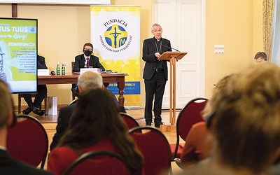 W swoim wystąpieniu abp Schick podkreślił teologiczne źródła nauczania Jana Pawła II, które zapoczątkowało przemiany społeczne.