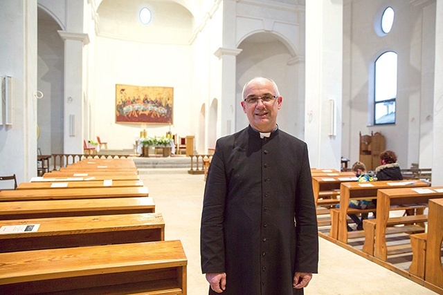 Poświęcenia kościoła 24 października dokona bp Romuald Kamiński – mówi ks. Krzysztof Ziółkowski, nie ukrywając,  że wykończenie budowli zajmie zapewne jeszcze kilka lat. 