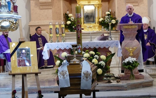 Pogrzeb śp. ks. Edwarda Kobiesy w Kończycach Małych